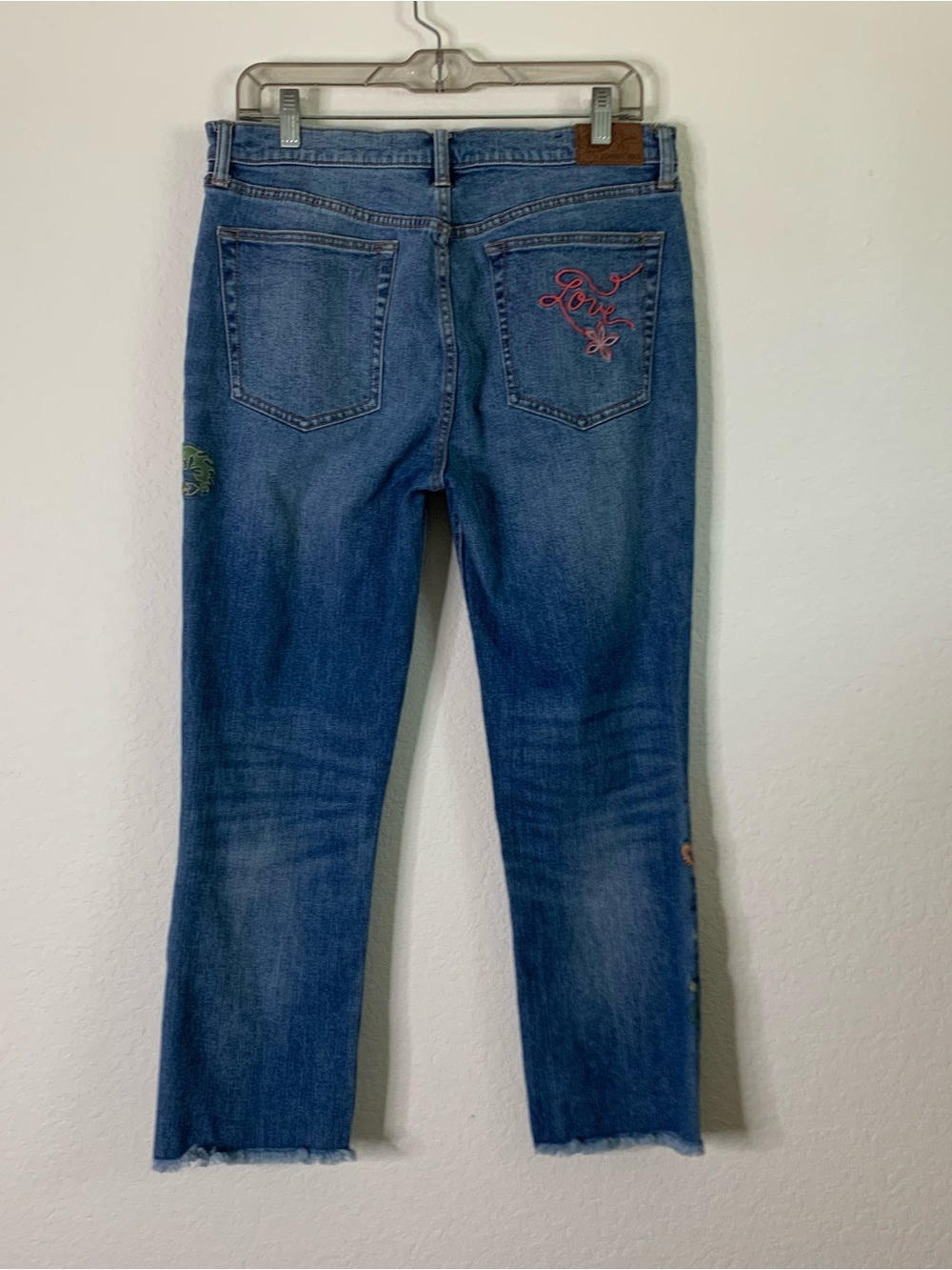 Johnny was Womens the cropped boyfriend embroidered mid rise jeans 29 - Picture 4 of 10